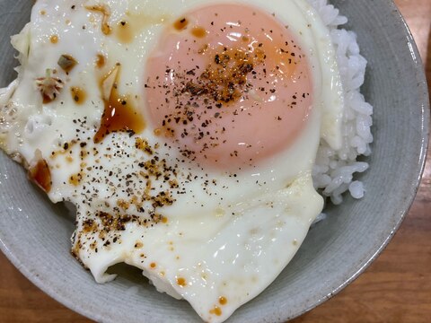 目玉焼き丼